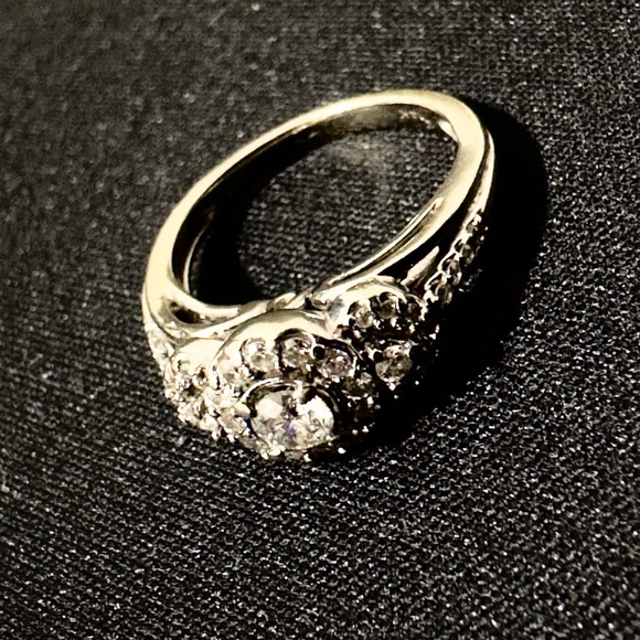 Diamond ring - Picture 4 of 7